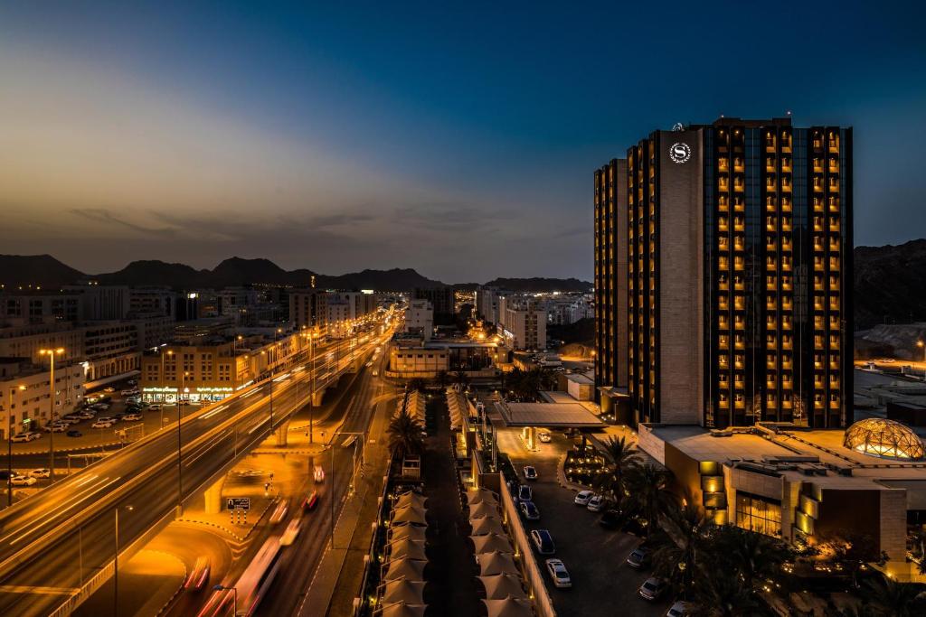 شراتون عمان