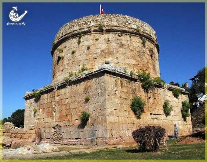 برج تاریخی هیدیرلیک آنتالیا